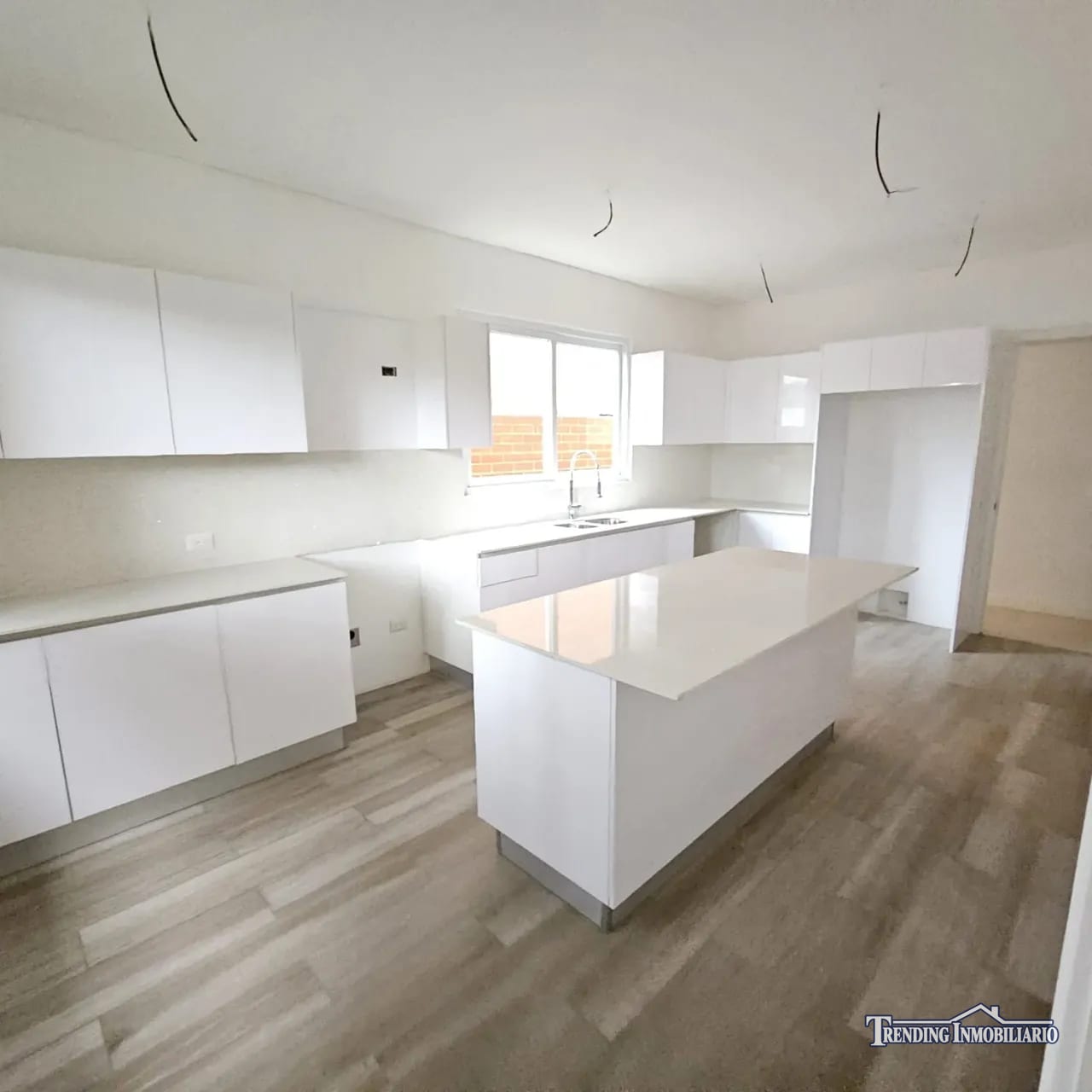 Casa en venta Carre a El Salvador cond Buena Fuente de 4 habitaciones — Casa en Venta en Santa Catarina Pinula, Guatemala, Ciudad — foto 6 de 17