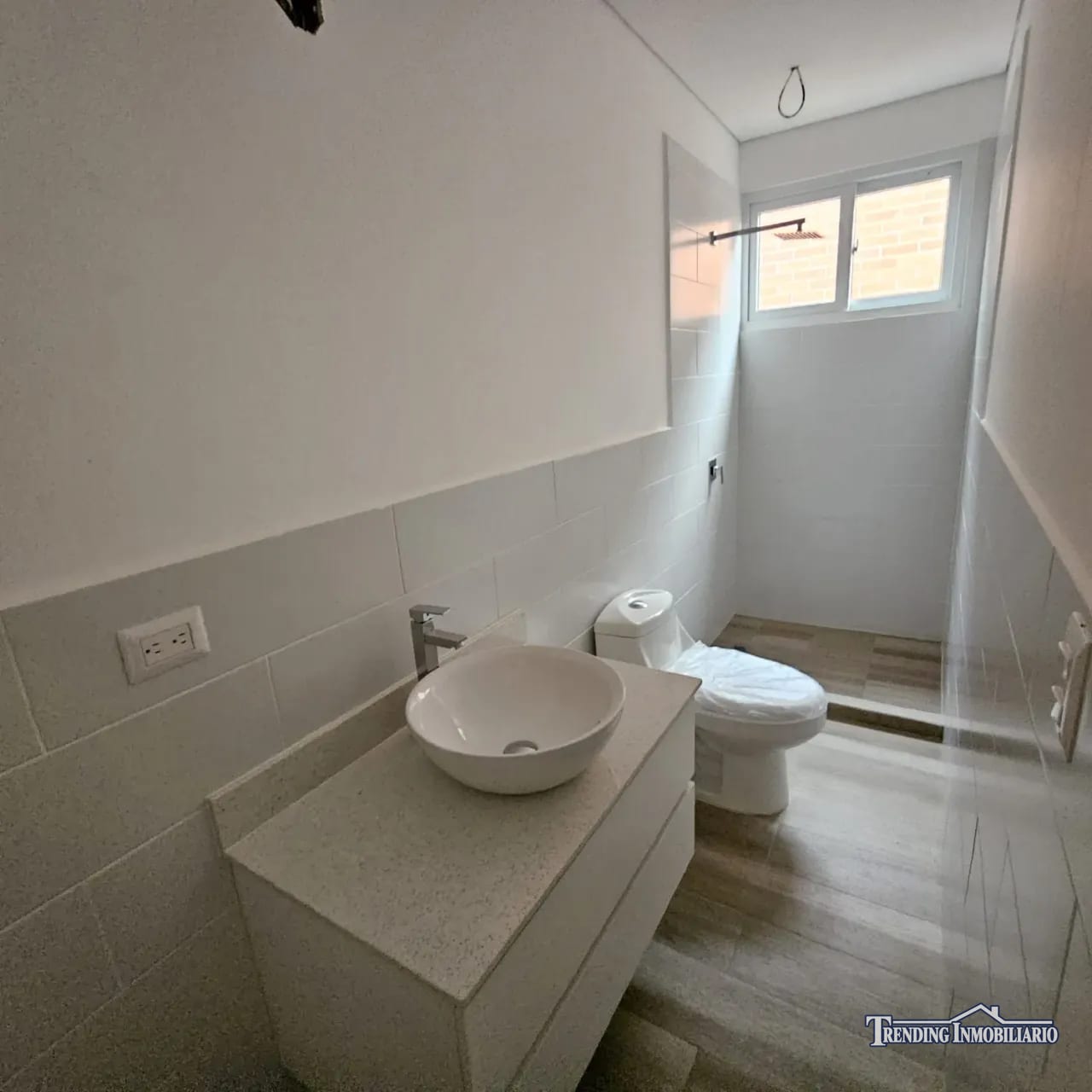 Casa en venta Carre a El Salvador cond Buena Fuente de 4 habitaciones — Casa en Venta en Santa Catarina Pinula, Guatemala, Ciudad — foto 13 de 17
