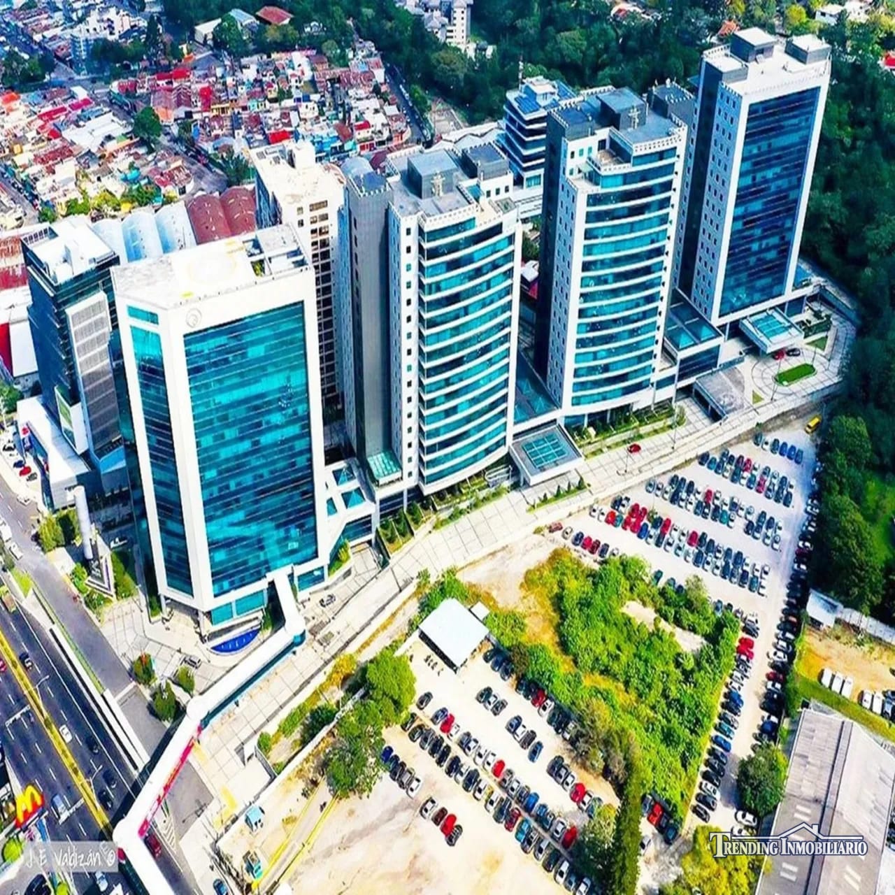 Oficina en renta zona 10 edificio Zona Pradera A/C + 2 Parqueos — Oficina en Alquiler en Zona Pradera, Zona 10, Guatemala, Ciudad — foto 8 de 8