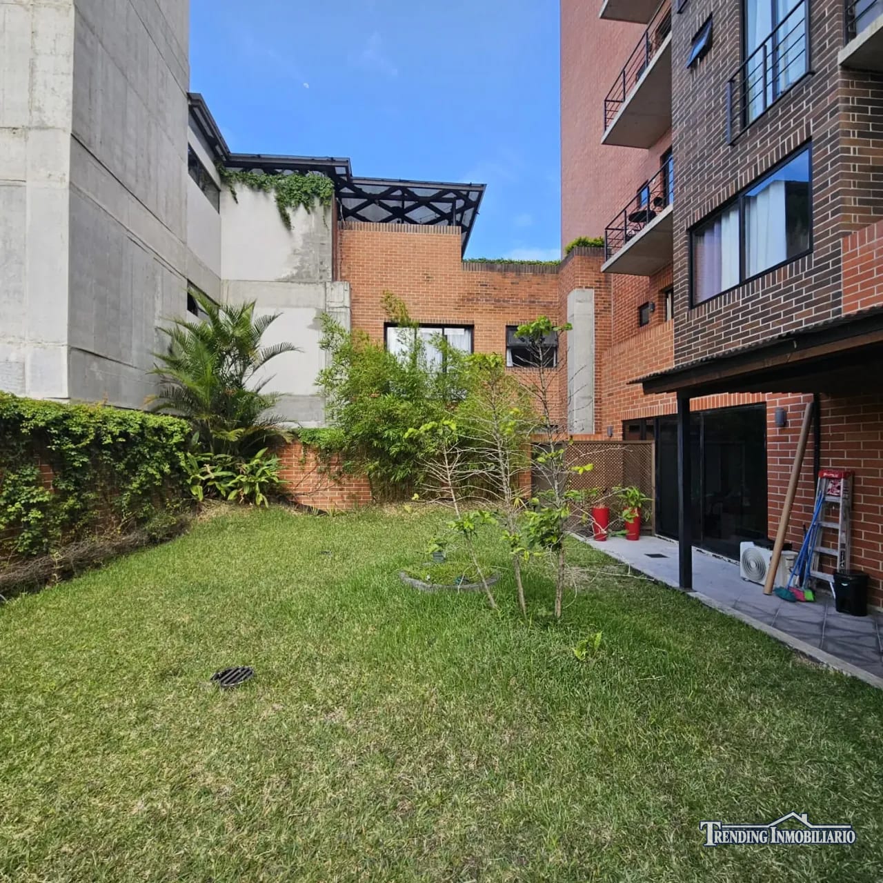 Oficina en renta zona 4 Cuatro Venezia un ambiente + 2 parqueos Jardín — Oficina en Alquiler en Cuatro Venezia, Zona 4, Guatemala, Ciudad — foto 5 de 8