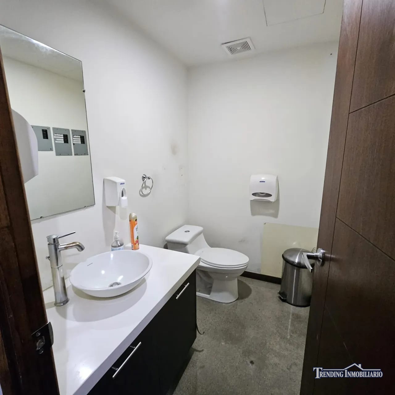 Oficina en venta z4 edificio Cuatro 36 de104 m² + 4 parqueos (Rentada) — Oficina en Venta en Cuatro 36, Zona 4, Guatemala, Ciudad — foto 5 de 7