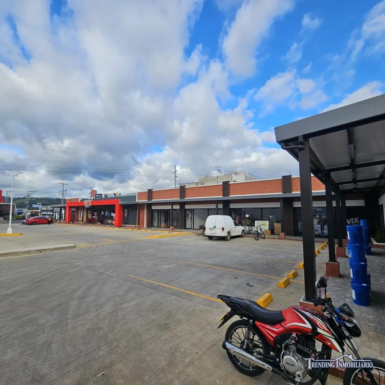 Local comercial en renta Km 50 Chimaltenango Plaza La Pura Uva, 50 m2 — Local en Venta en El Tejar, Chimaltenango — foto 2 de 10