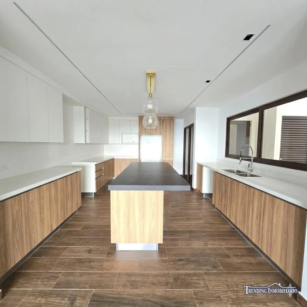Casa en alquiler Zona 16, Lomas de San Isidro de 4 habitaciones — Casa en Alquiler en Lomas de San Isidro - La Reserva, Zona 16, Guatemala, Ciudad — foto 2 de 11