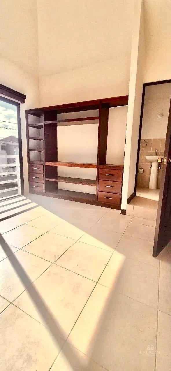 Km. 30 CAES • Casa en Venta • Condado Santa Fe, Sector Altana — Casa en Venta en km 26-30, Carretera a El Salvador, Guatemala, Ciudad — foto 7 de 12
