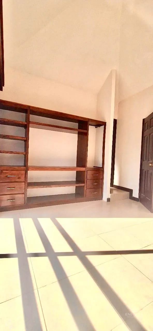 Km. 30 CAES • Casa en Venta • Condado Santa Fe, Sector Altana — Casa en Venta en km 26-30, Carretera a El Salvador, Guatemala, Ciudad — foto 9 de 12