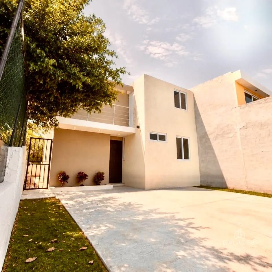 Ciudad San Cristóbal • Casa en Venta • Colonia Panorama — Casa en Venta en Zona 8 Mixco, Guatemala, Ciudad — foto 1 de 12
