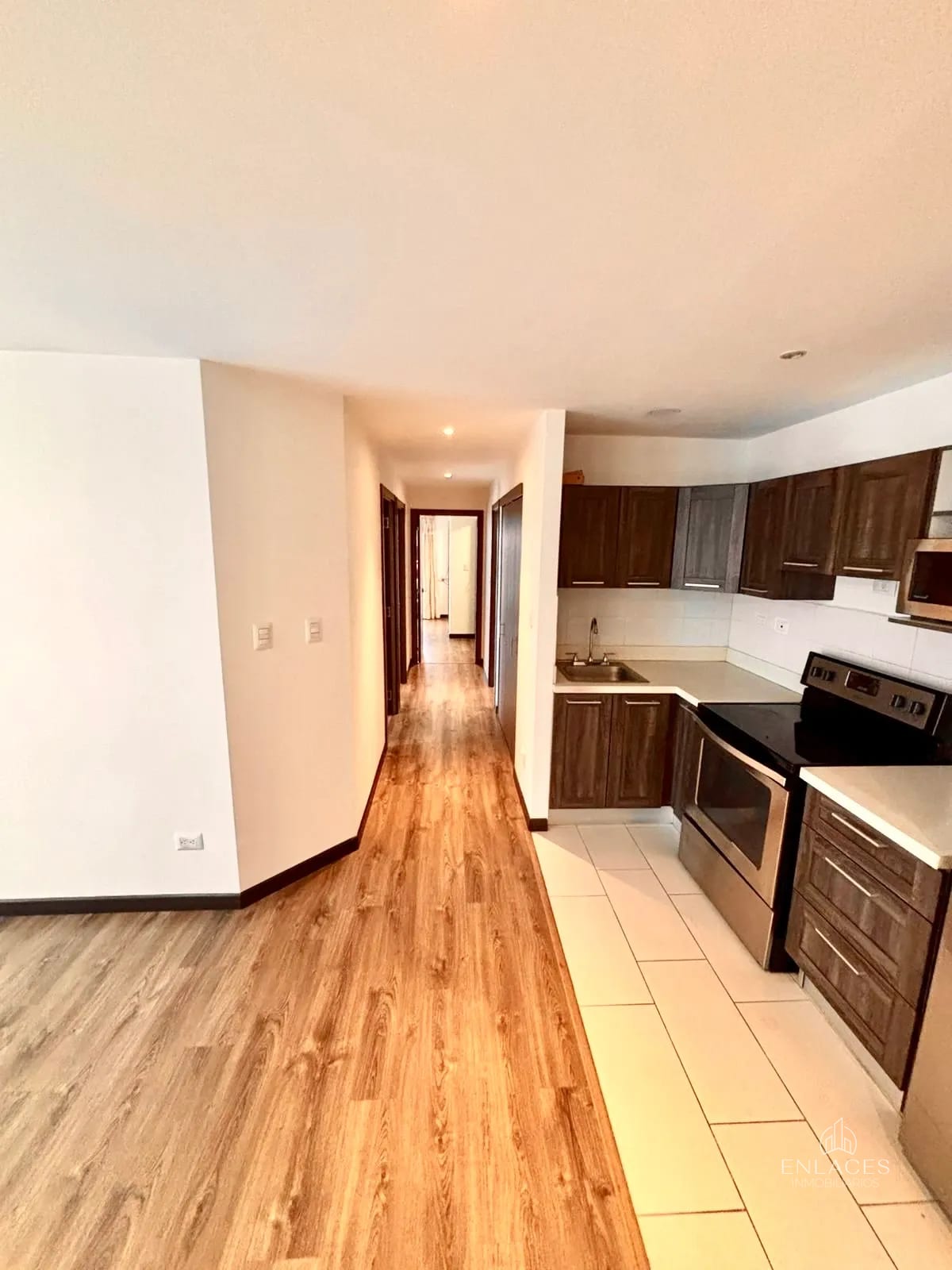 Zona 7 • Apartamento en Venta • Edificio Di Fiori — Apartamento en Venta en Di Fiori, Zona 7, Guatemala, Ciudad — foto 3 de 11