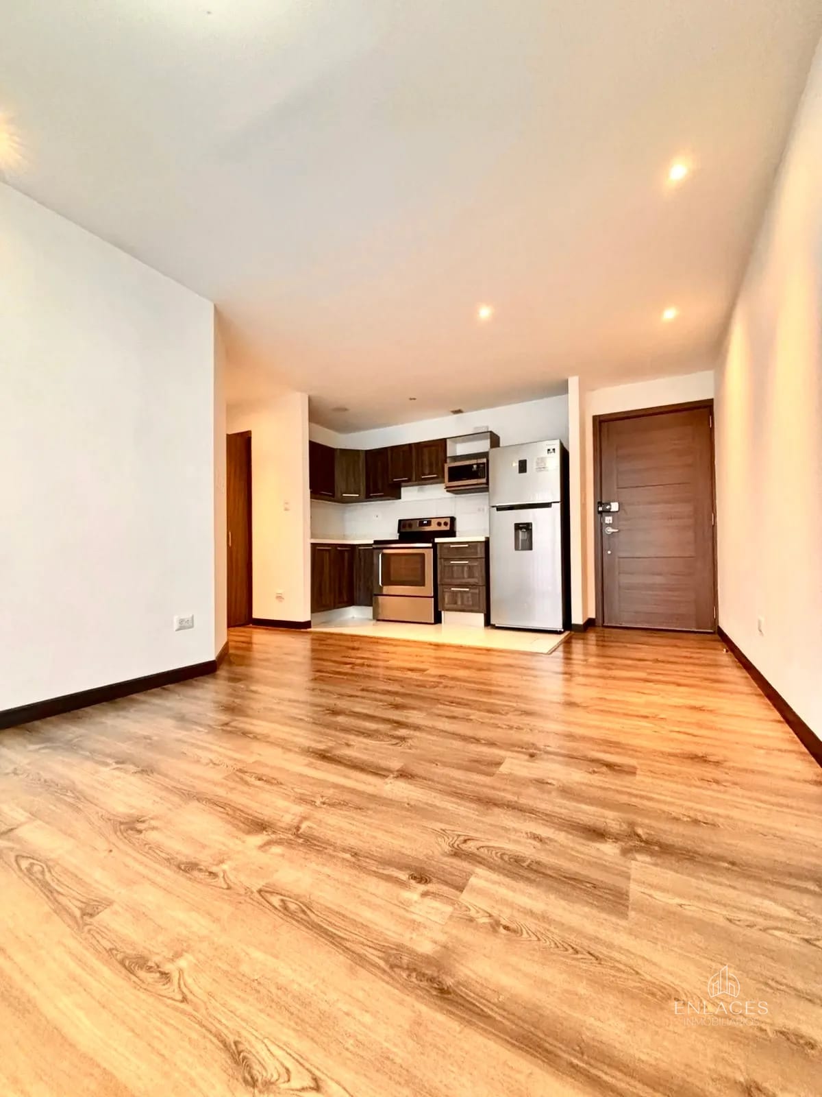 Zona 7 • Apartamento en Venta • Edificio Di Fiori — Apartamento en Venta en Di Fiori, Zona 7, Guatemala, Ciudad — foto 2 de 11