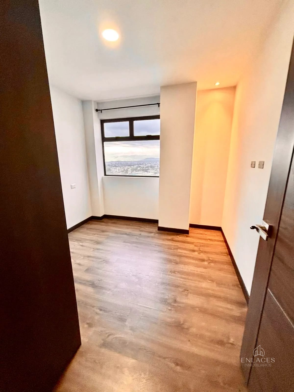 Zona 7 • Apartamento en Venta • Edificio Di Fiori — Apartamento en Venta en Di Fiori, Zona 7, Guatemala, Ciudad — foto 7 de 11