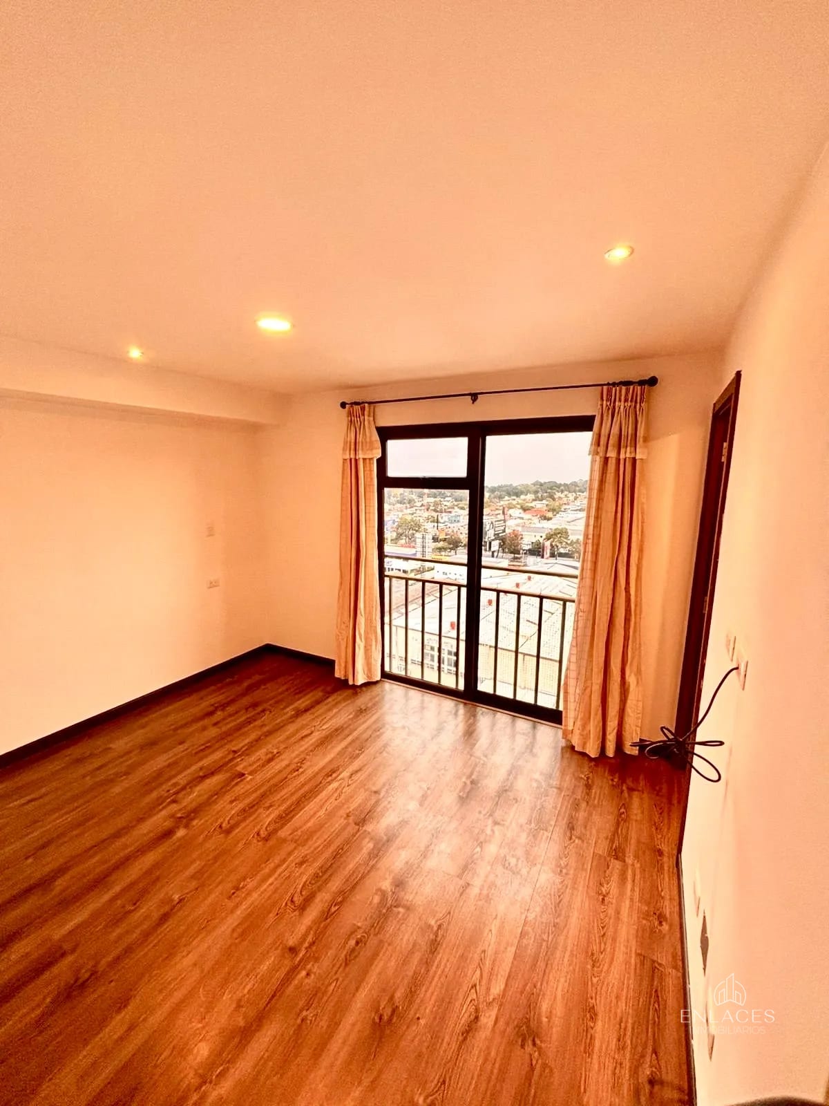 Zona 7 • Apartamento en Venta • Edificio Di Fiori — Apartamento en Venta en Di Fiori, Zona 7, Guatemala, Ciudad — foto 5 de 11
