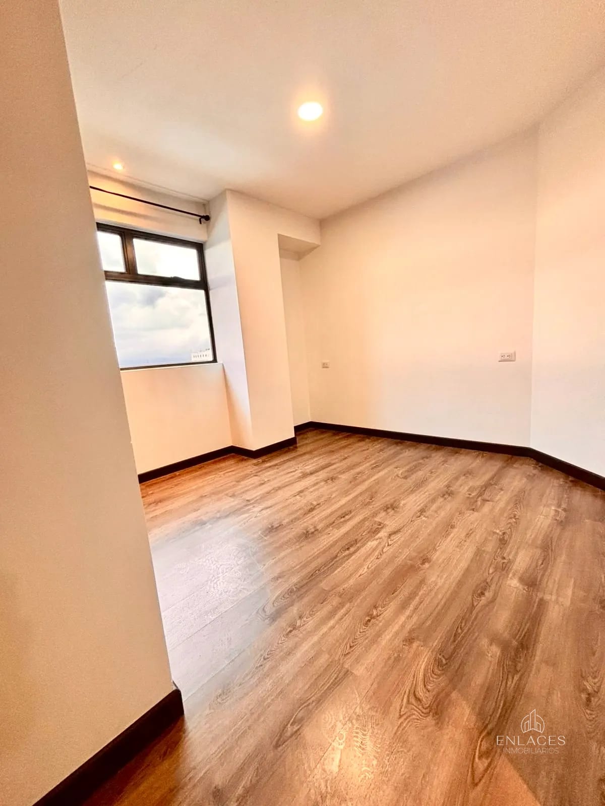 Zona 7 • Apartamento en Venta • Edificio Di Fiori — Apartamento en Venta en Di Fiori, Zona 7, Guatemala, Ciudad — foto 10 de 11