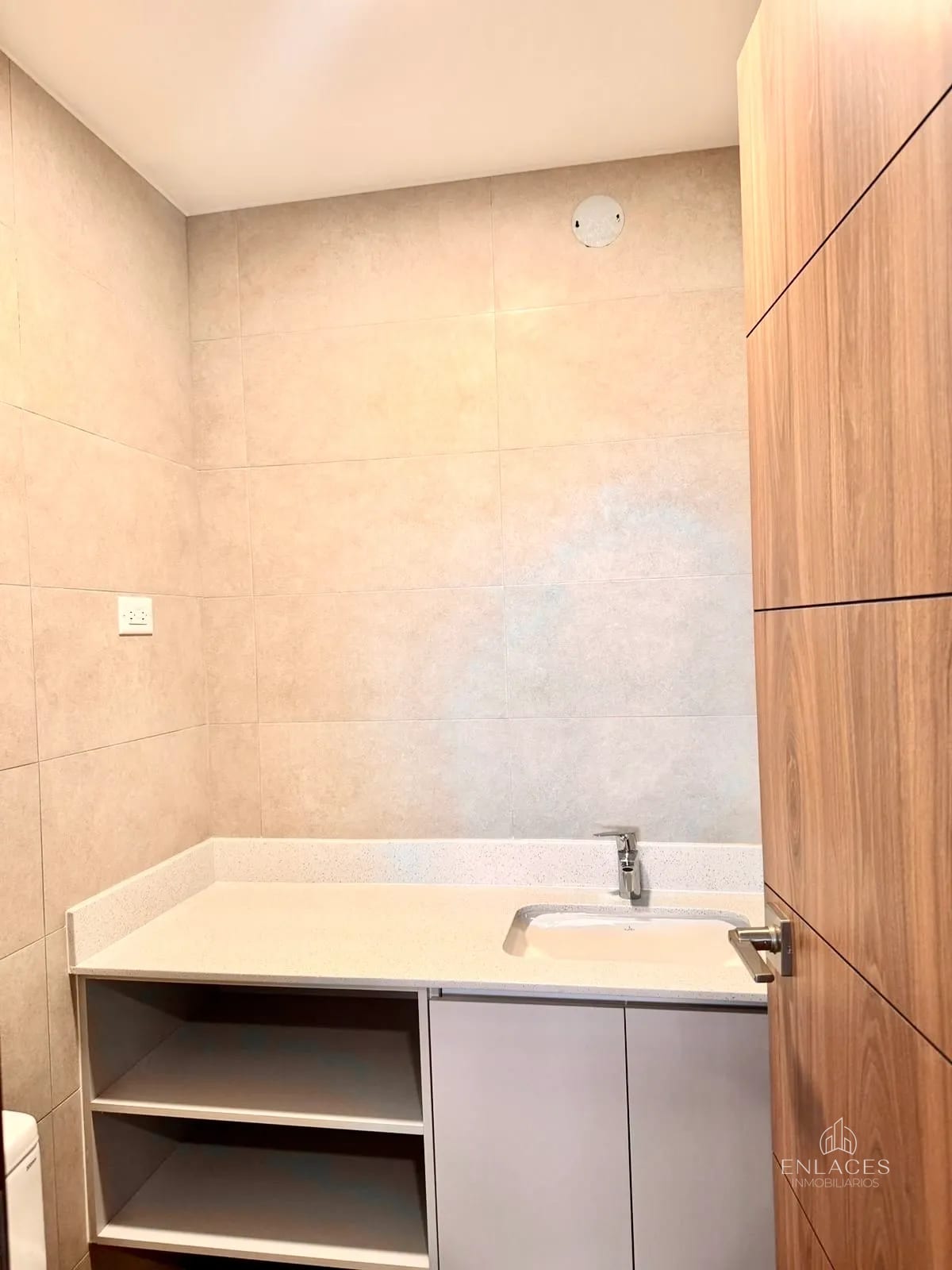 Zona 14 • Apartamento en Venta • Edificio Parque 14 — Apartamento en Venta en Parque 14, Zona 14, Guatemala, Ciudad — foto 12 de 16