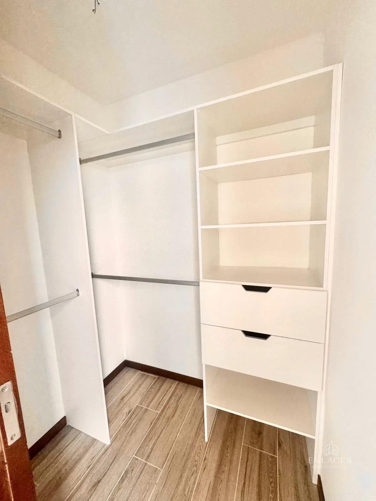 Zona 10 • Apartamento Nuevo en Venta • Edificio Neo 2 — Apartamento en Venta en Neo Apartamentos, Zona 10, Guatemala, Ciudad — foto 6 de 16