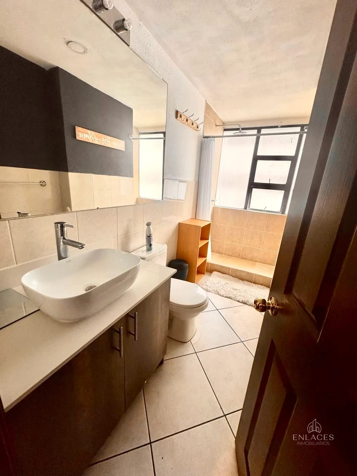 Zona 14 • Apartamento Amueblado en Renta • Edificio Pacífica Plaza — Apartamento en Alquiler en Pacífica Plaza, Zona 14, Guatemala, Ciudad — foto 13 de 15