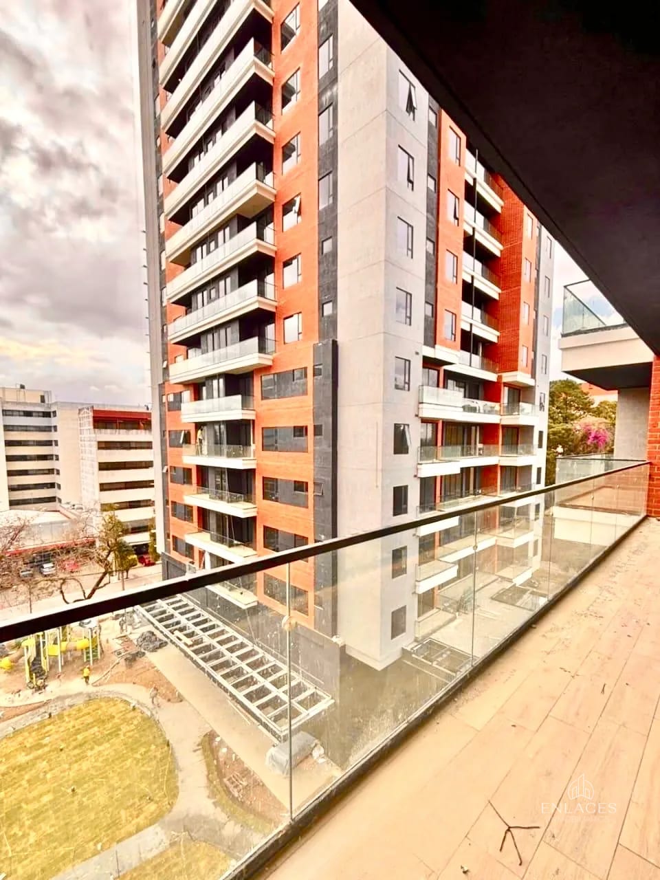 Zona 10 • Apartamento Nuevo en Venta • Edificio Ferré Diez — Apartamento en Venta en Ferré Diez, Zona 10, Guatemala, Ciudad — foto 4 de 12