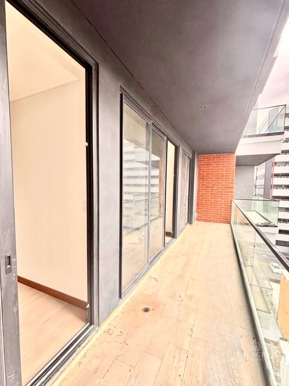 Zona 10 • Apartamento Nuevo en Venta • Edificio Ferré Diez — Apartamento en Venta en Ferré Diez, Zona 10, Guatemala, Ciudad — foto 3 de 12