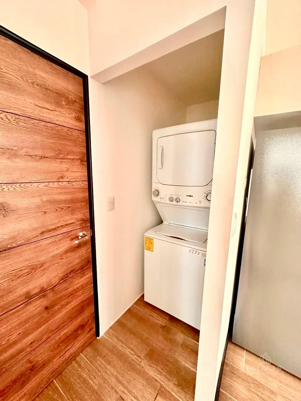 Zona 10 • Apartamento en Venta • Edificio Senseti — Apartamento en Venta en Zona 10, Guatemala, Ciudad — foto 10 de 12