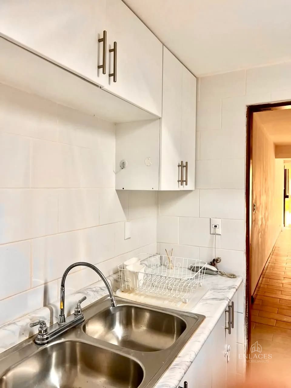 Zona 10 • Apartamento en Renta • Edificio Villa Real — Apartamento en Alquiler en Villareal, Zona 10, Guatemala, Ciudad — foto 4 de 13