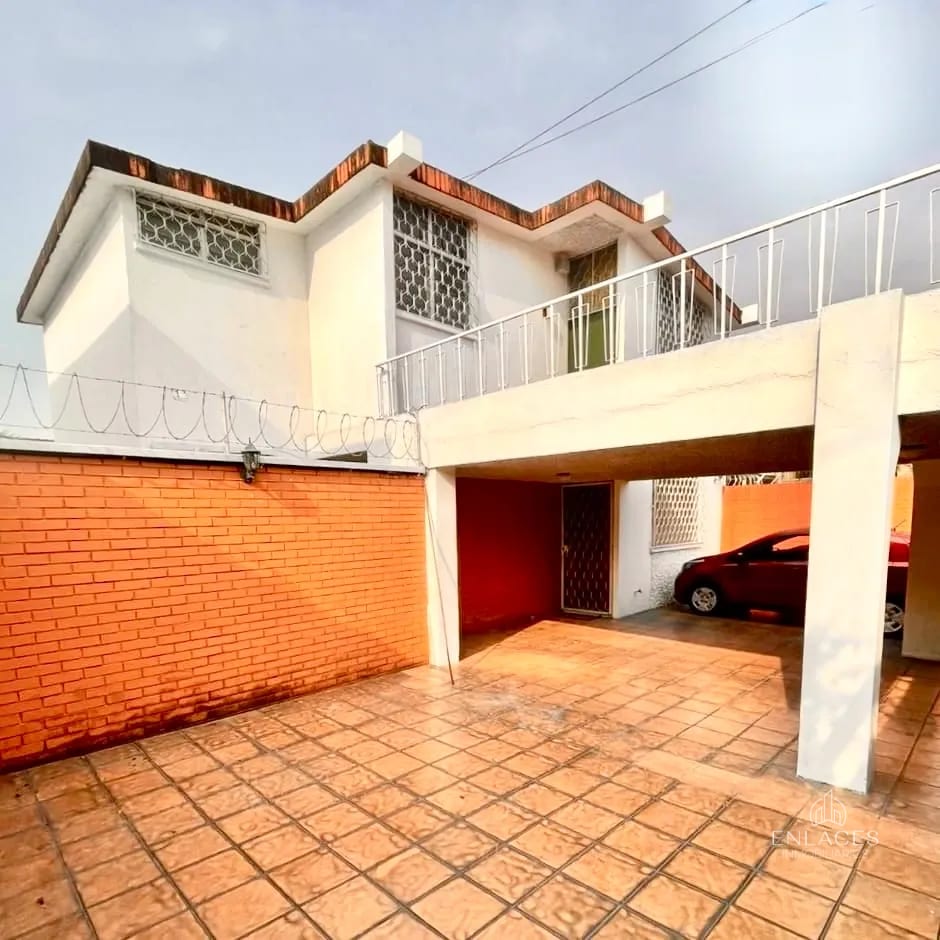 Zona 12 • Casa en Renta para Oficina • Avenida Petapa — Casa en Alquiler en Zona 12, Guatemala, Ciudad — foto 1 de 7