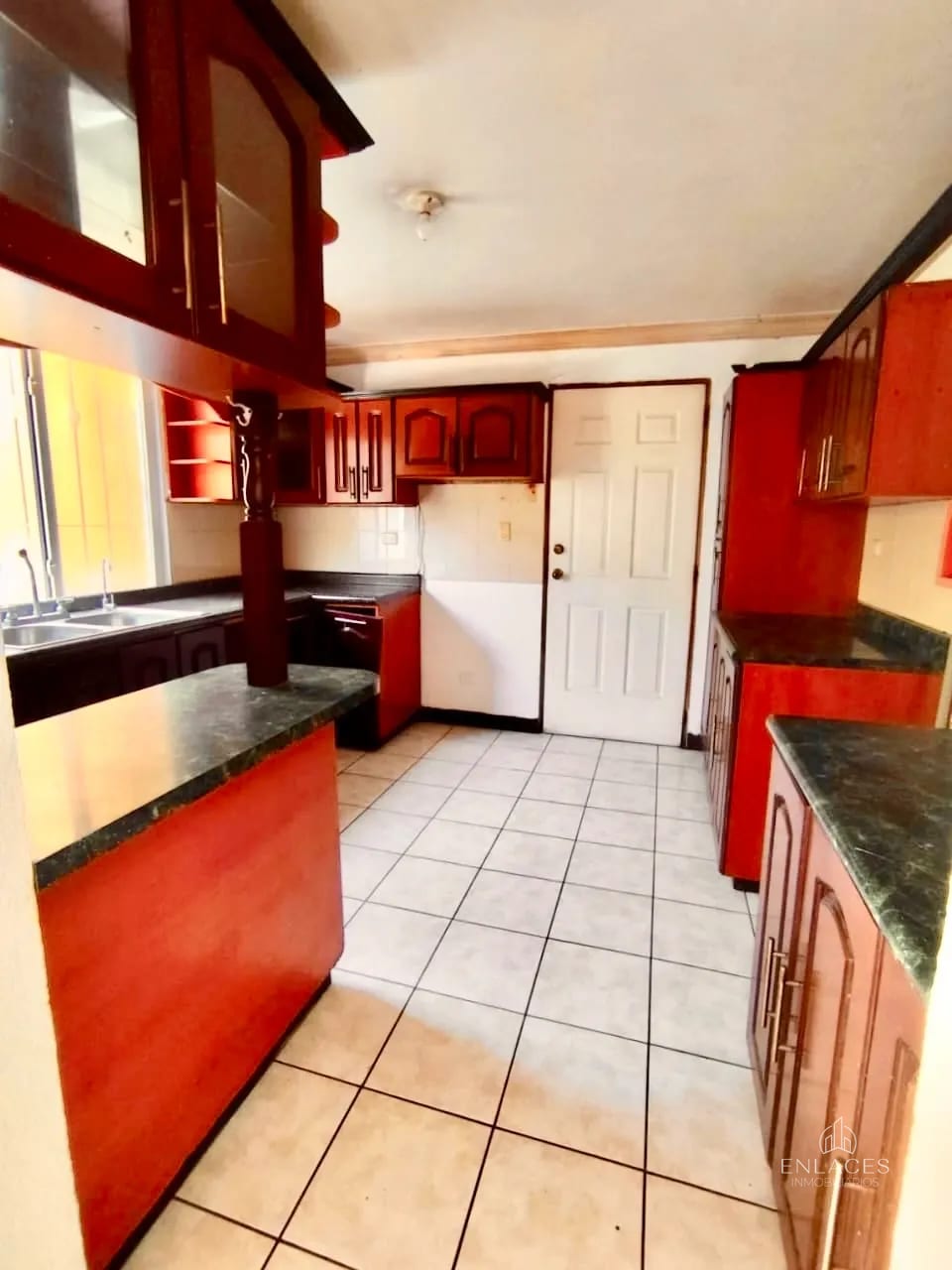 Zona 7 de San Miguel Petapa • Casa en Venta • Condominio Paseo de Fuentes 3 — Casa en Venta en San Miguel Petapa, Guatemala, Ciudad — foto 3 de 6
