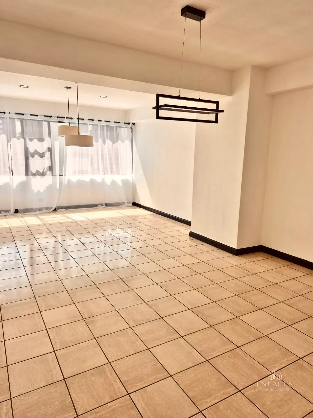 Zona 14 • Apartamento en Renta • Edificio Pacífica Plaza — Apartamento en Alquiler en Pacífica Plaza, Zona 14, Guatemala, Ciudad — foto 4 de 17