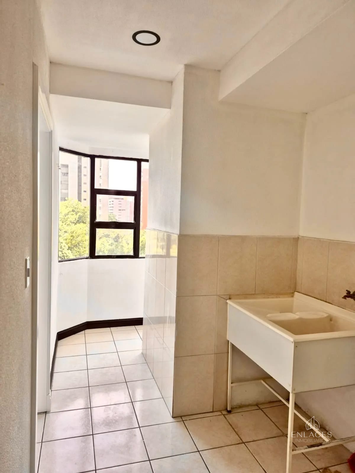 Zona 14 • Apartamento en Renta • Edificio Pacífica Plaza — Apartamento en Alquiler en Pacífica Plaza, Zona 14, Guatemala, Ciudad — foto 12 de 17