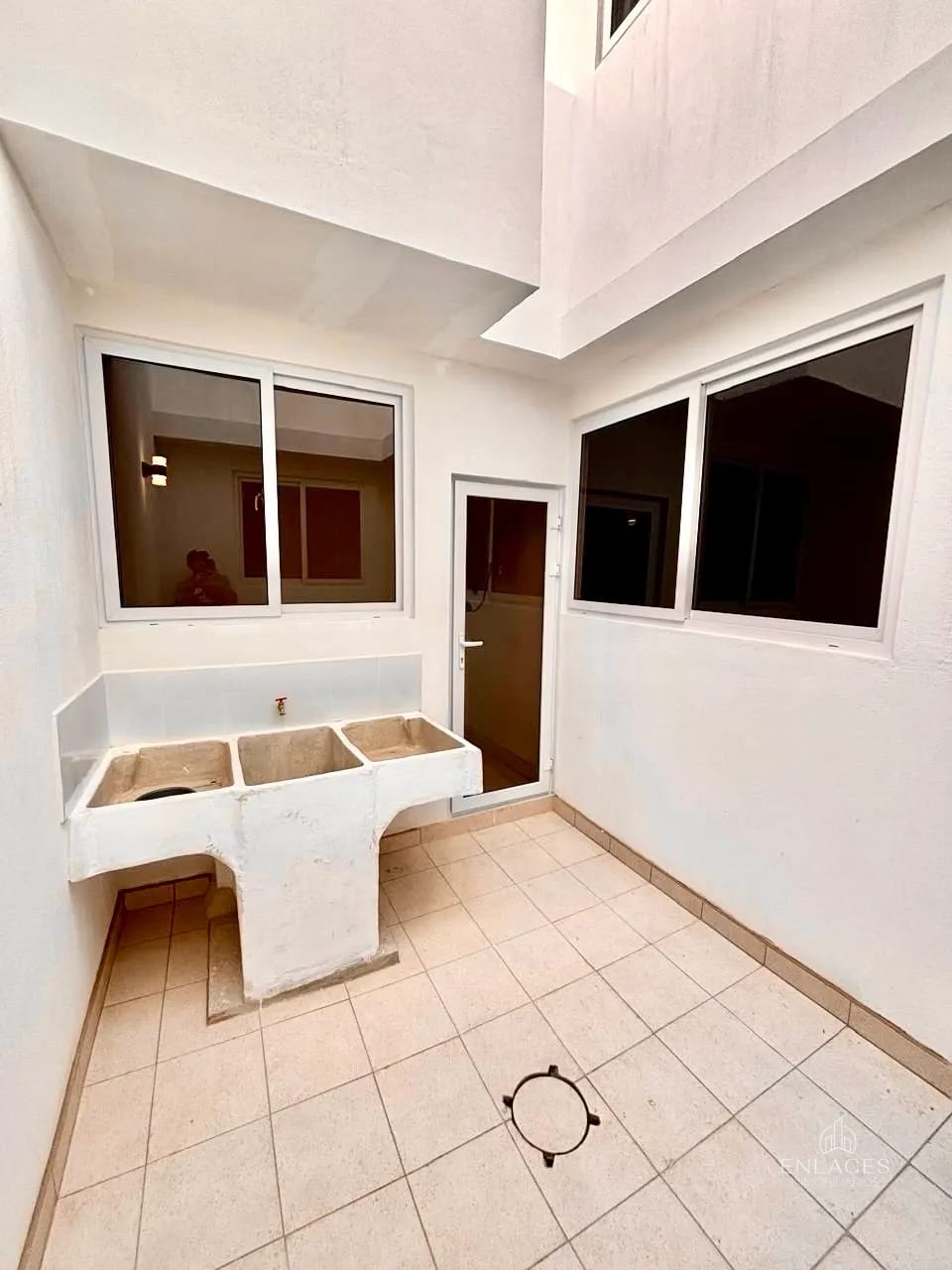 Zona 16 • Apartamento en Renta • Residencial Hacienda Real — Apartamento en Alquiler en Hacienda Real, Zona 16, Guatemala, Ciudad — foto 6 de 14
