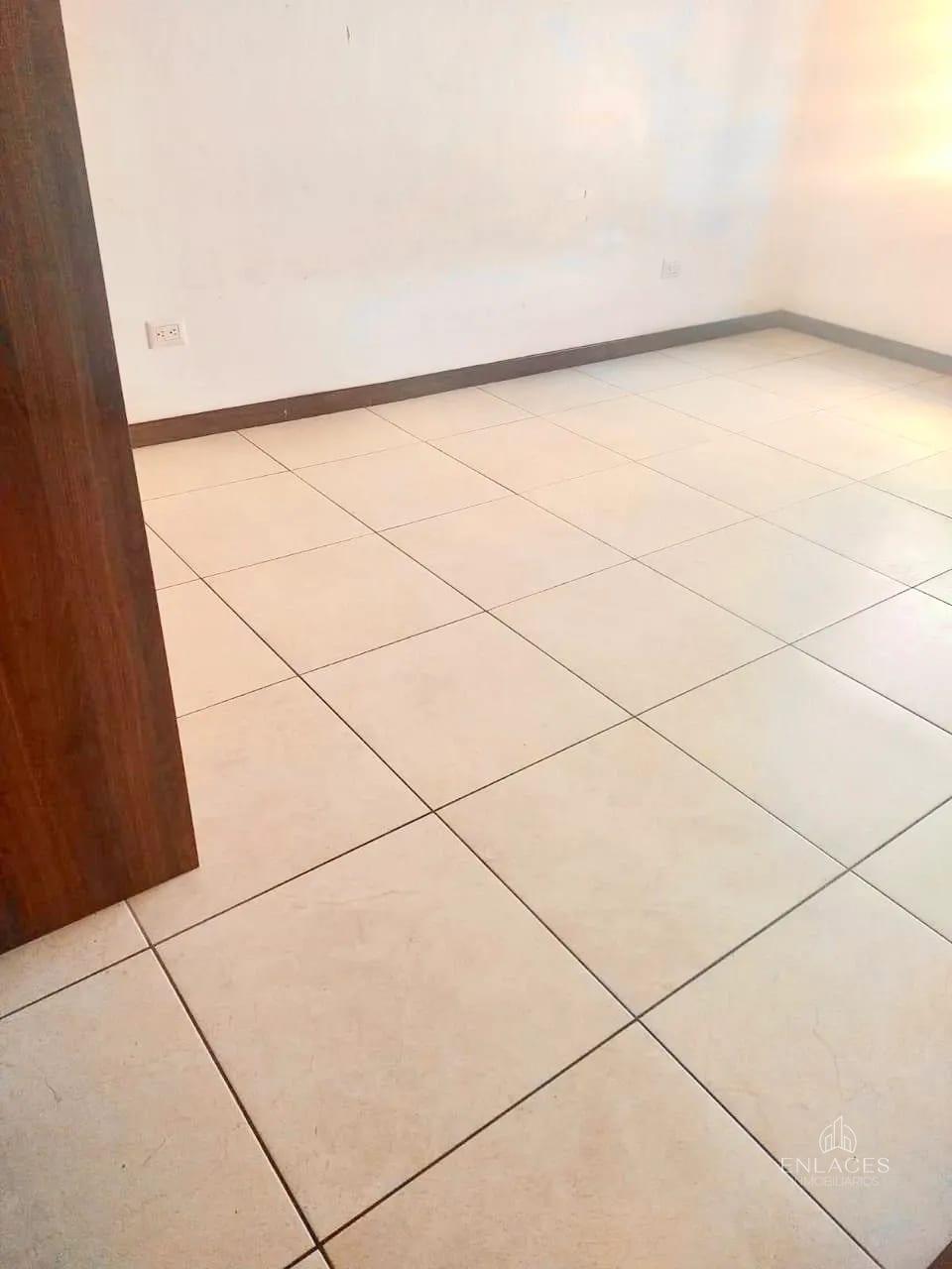 Zona 11 • Apartamento en Renta/Venta • Santa María Las Charcas — Apartamento en Alquiler en Santa María de Las Charcas, Zona 11, Guatemala, Ciudad — foto 10 de 13