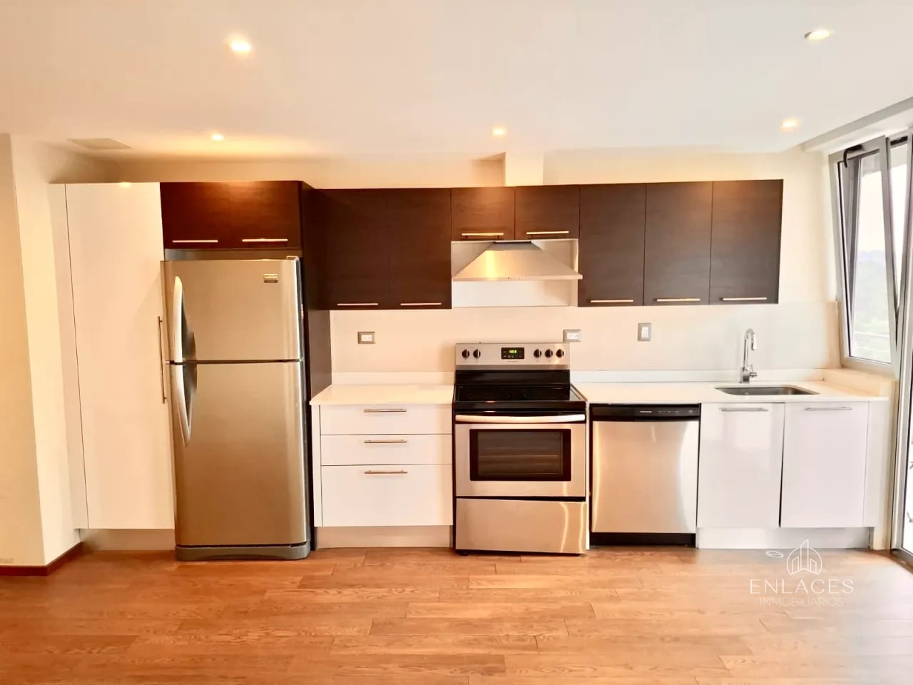 Zona 16 • Apartamento en Renta/Venta • Edificio Vilaflor — Apartamento en Alquiler en Vilaflor, Zona 16, Guatemala, Ciudad — foto 1 de 11