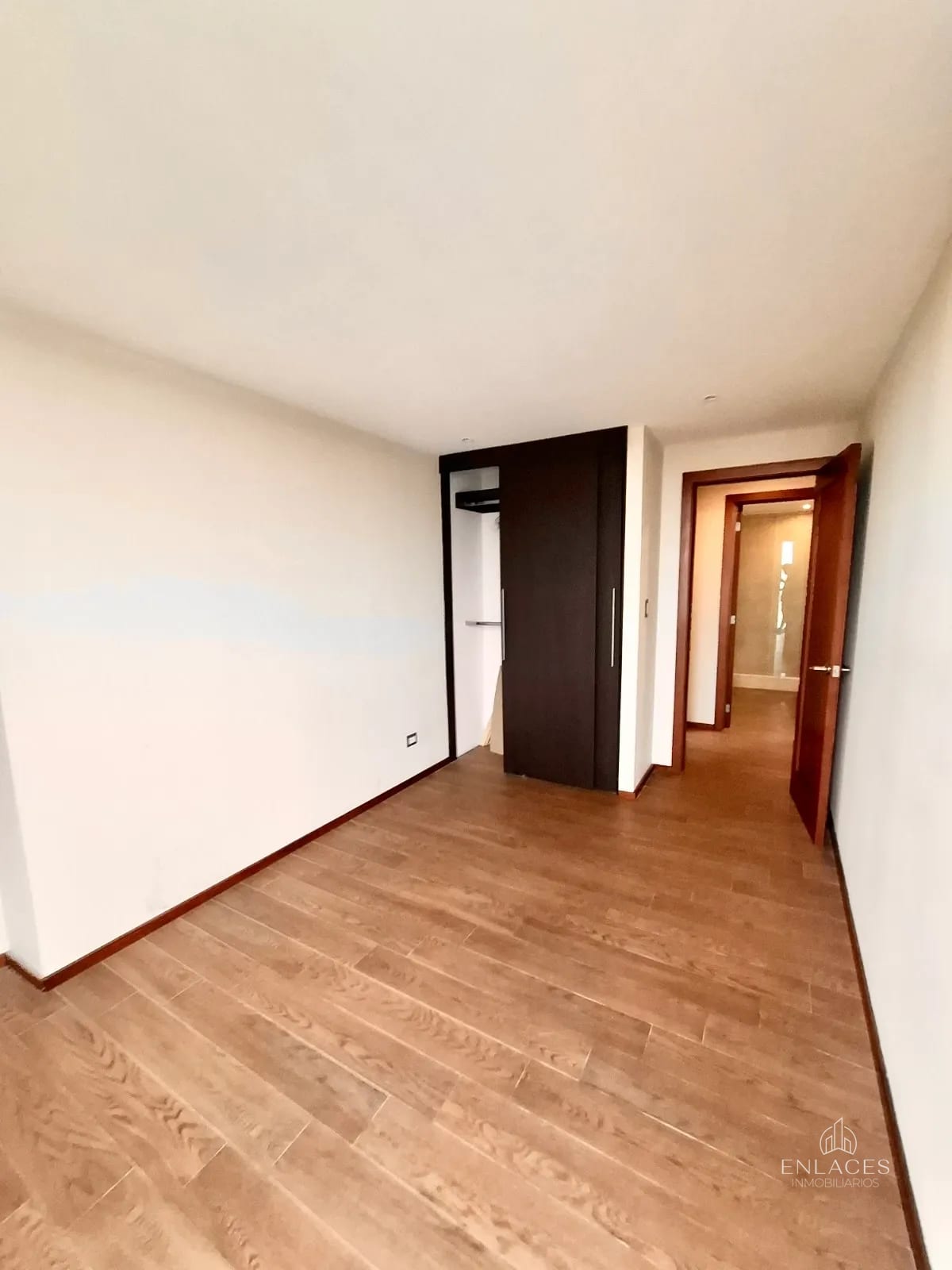 Zona 16 • Apartamento en Renta/Venta • Edificio Vilaflor — Apartamento en Alquiler en Vilaflor, Zona 16, Guatemala, Ciudad — foto 8 de 11