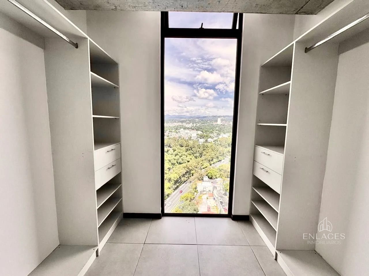 Zona 10 • Apartamento en Renta • Edificio Mira 10 — Apartamento en Alquiler en Mira, Zona 10, Guatemala, Ciudad — foto 5 de 7