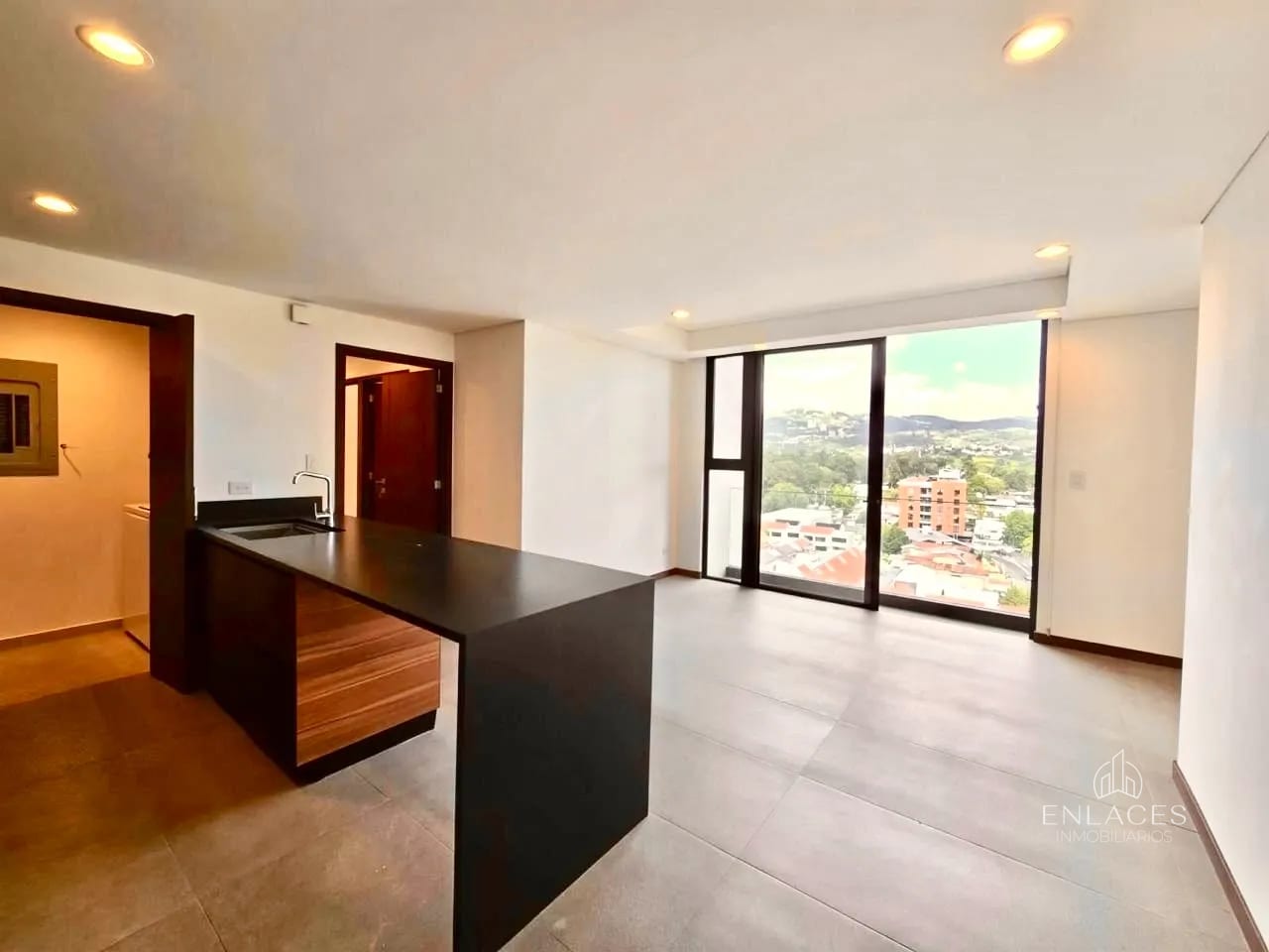 Zona 14 • Apartamento en Renta • Reserva 5 Avenida — Apartamento en Alquiler en Zona 14, Guatemala, Ciudad — foto 1 de 12