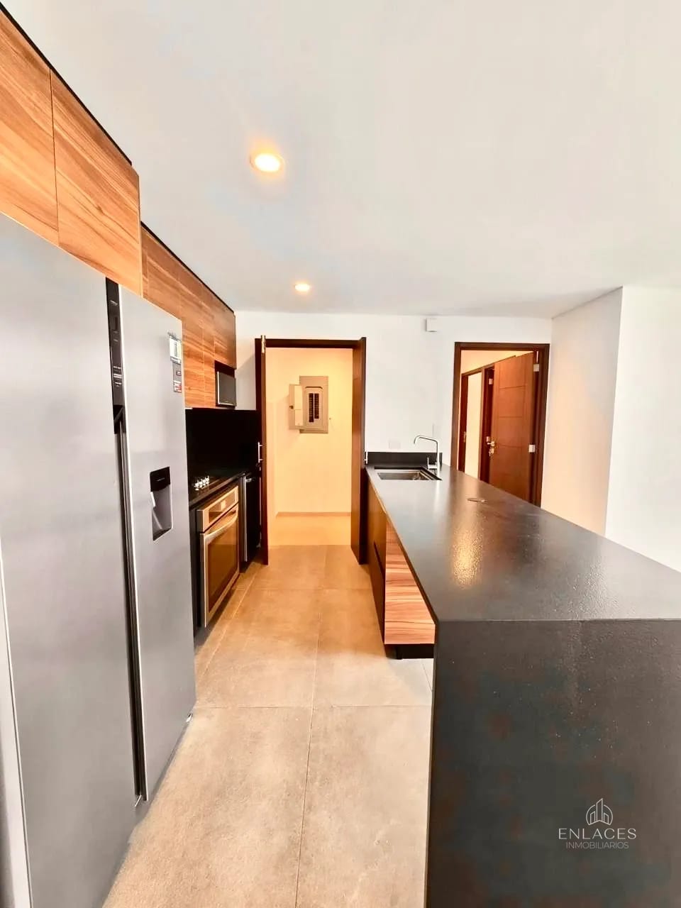 Zona 14 • Apartamento en Renta • Reserva 5 Avenida — Apartamento en Alquiler en Zona 14, Guatemala, Ciudad — foto 3 de 12