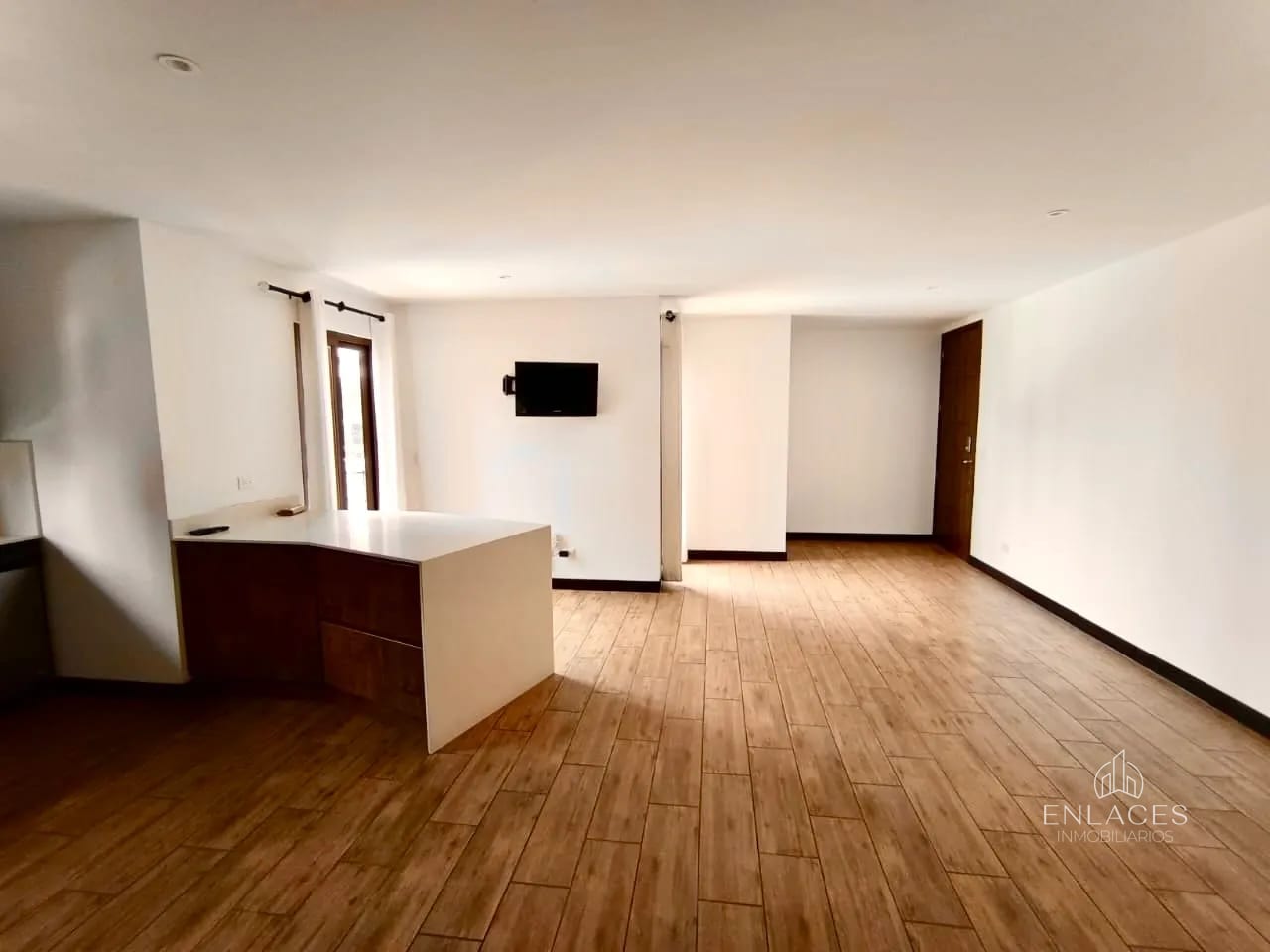 Zona 10 • Apartamento en Renta • Edificio Marqués de Oakland — Apartamento en Alquiler en Marques de Oakland, Zona 10, Guatemala, Ciudad — foto 5 de 13