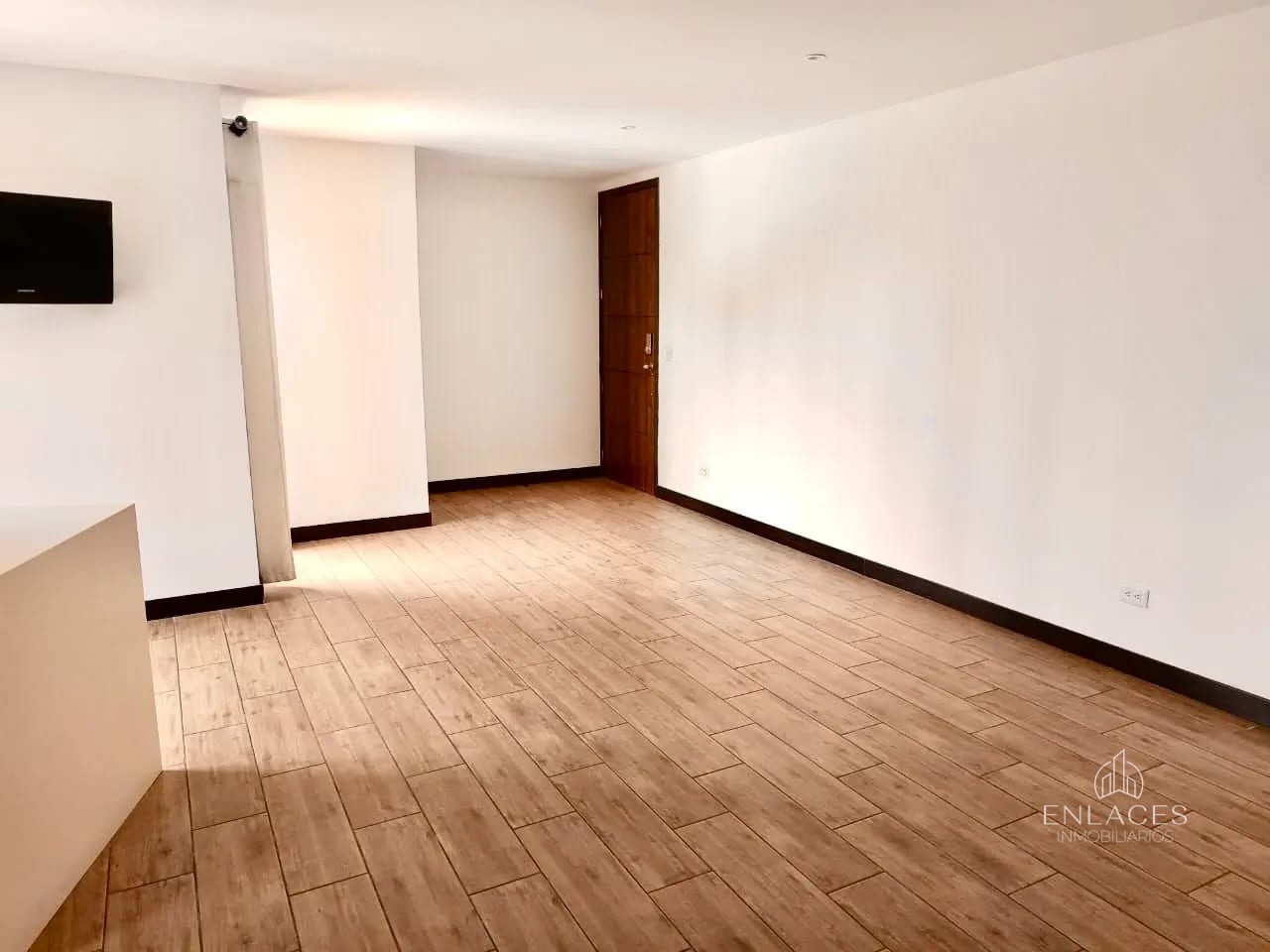 Zona 10 • Apartamento en Renta • Edificio Marqués de Oakland — Apartamento en Alquiler en Marques de Oakland, Zona 10, Guatemala, Ciudad — foto 6 de 13