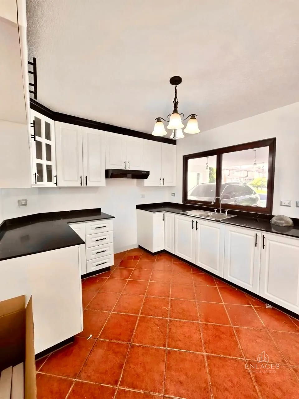 Km 16 CAES • Casa en Venta • Valles de Napa — Casa en Venta en Valles de Napa, Carretera a El Salvador, Guatemala, Ciudad — foto 2 de 14