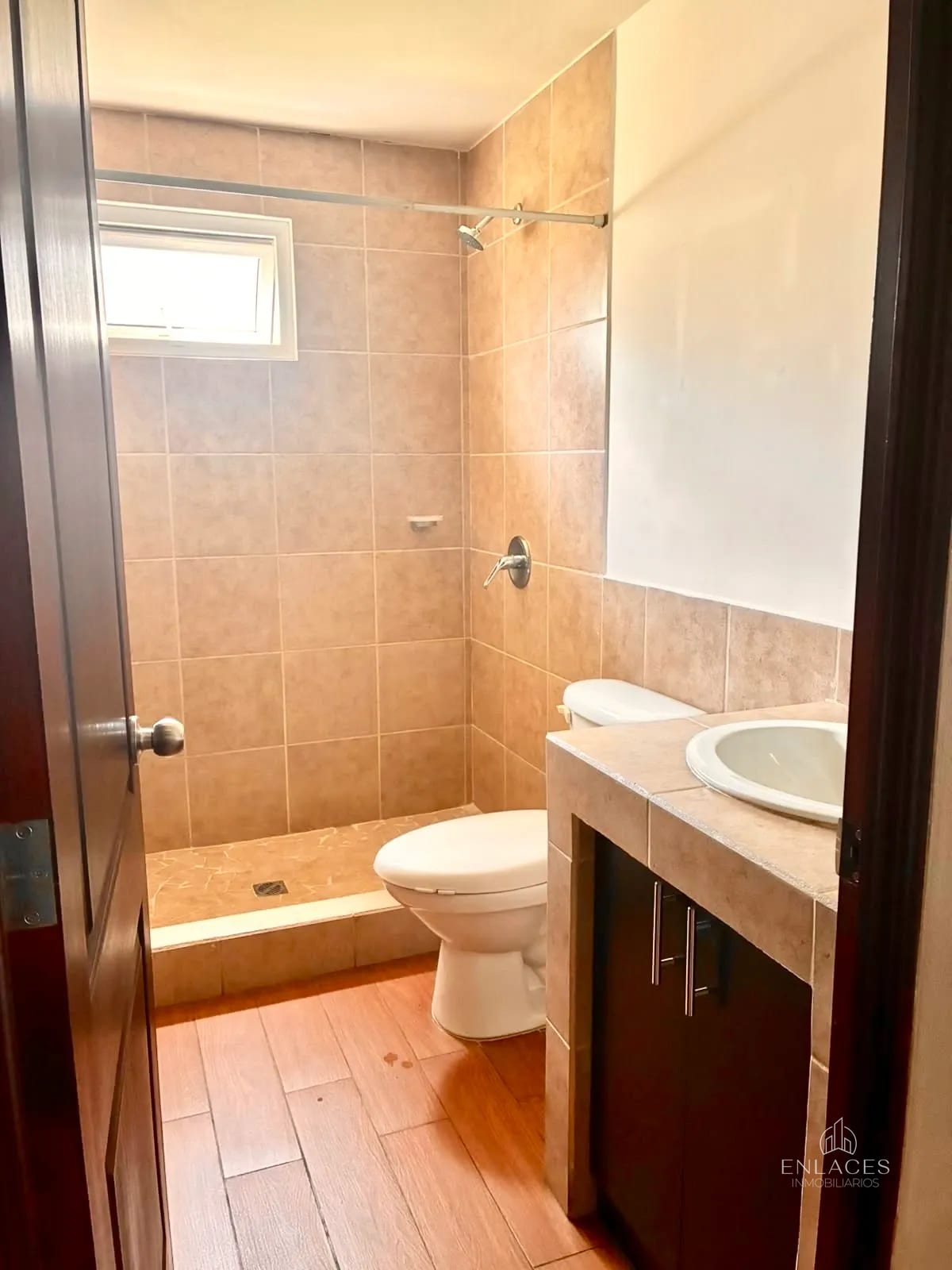 Km 14.5 CAES • Apartamento en Renta • Condominio Villas de Entreluces — Apartamento en Alquiler en km 11-15, Carretera a El Salvador, Guatemala, Ciudad — foto 7 de 14