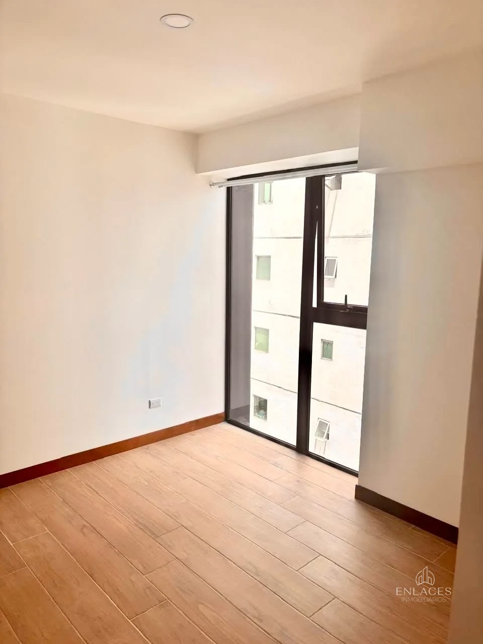 Zona 16 • Apartamento Nuevo en Renta • Edificio Vilabosque 34 — Apartamento en Alquiler en Kanajuyú, Zona 16, Guatemala, Ciudad — foto 9 de 12