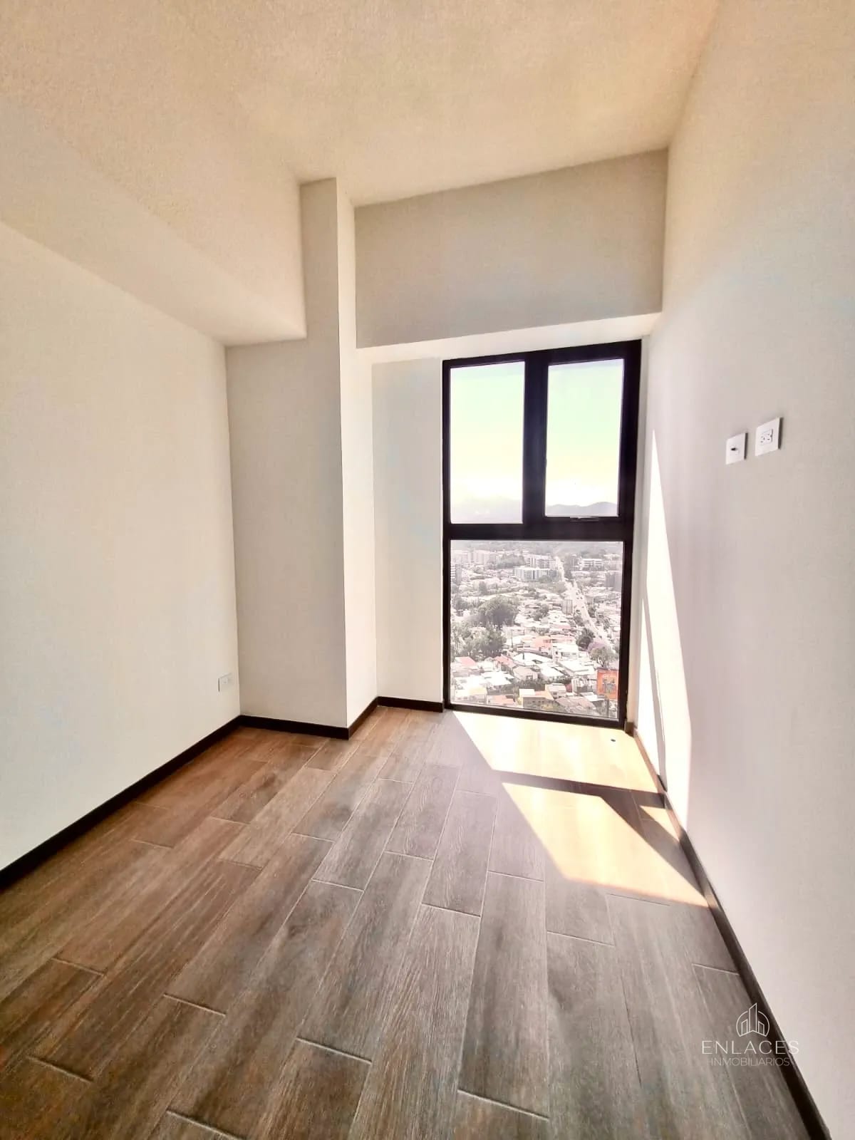 Zona 11 • Apartamento en Venta • Edificio Altaire — Apartamento en Venta en Zona 11, Guatemala, Ciudad — foto 8 de 16