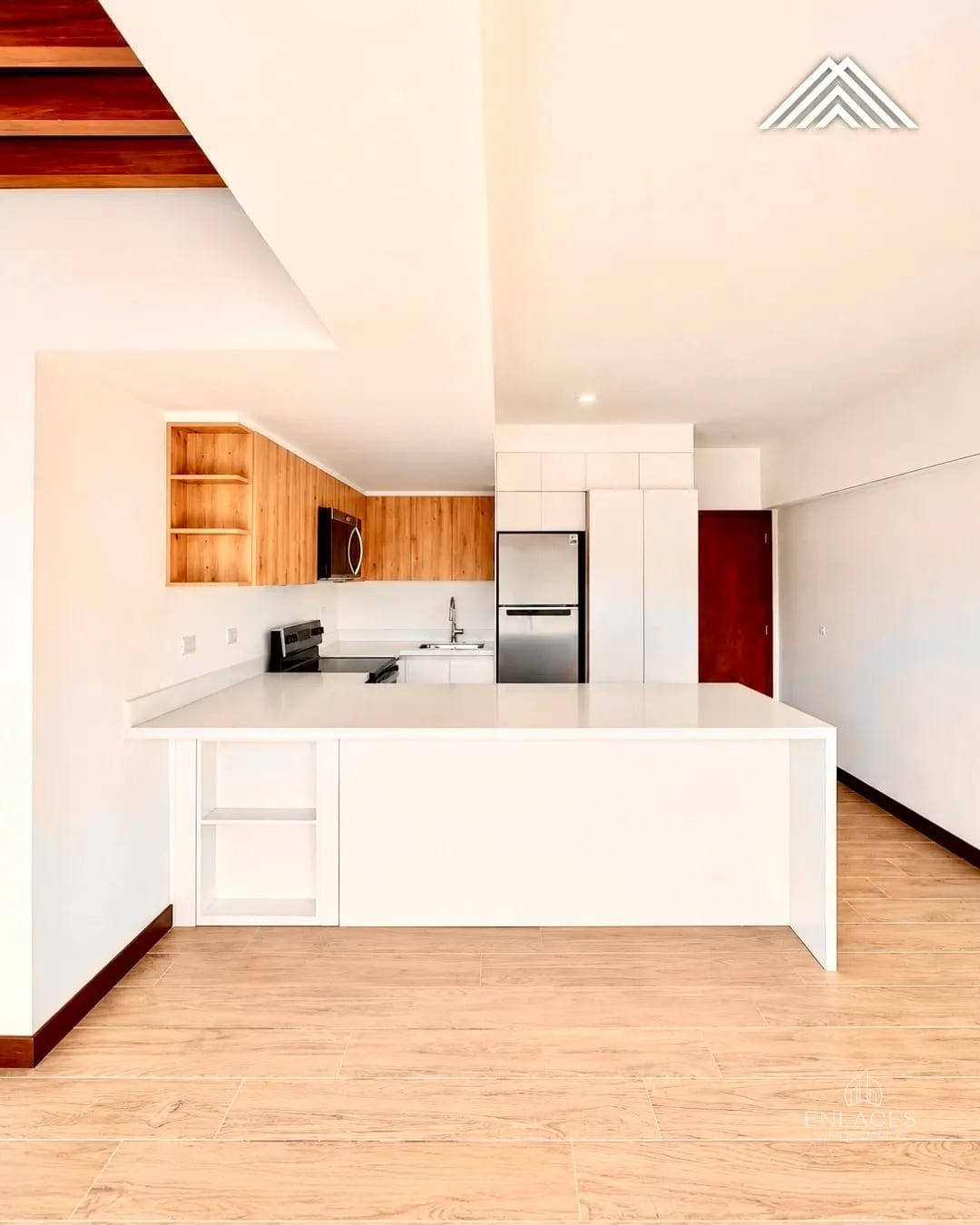 Zona 16 • Apartamento en Venta • Edificio Vila Bosque 34 — Apartamento en Venta en Zona 16, Guatemala, Ciudad — foto 1 de 11