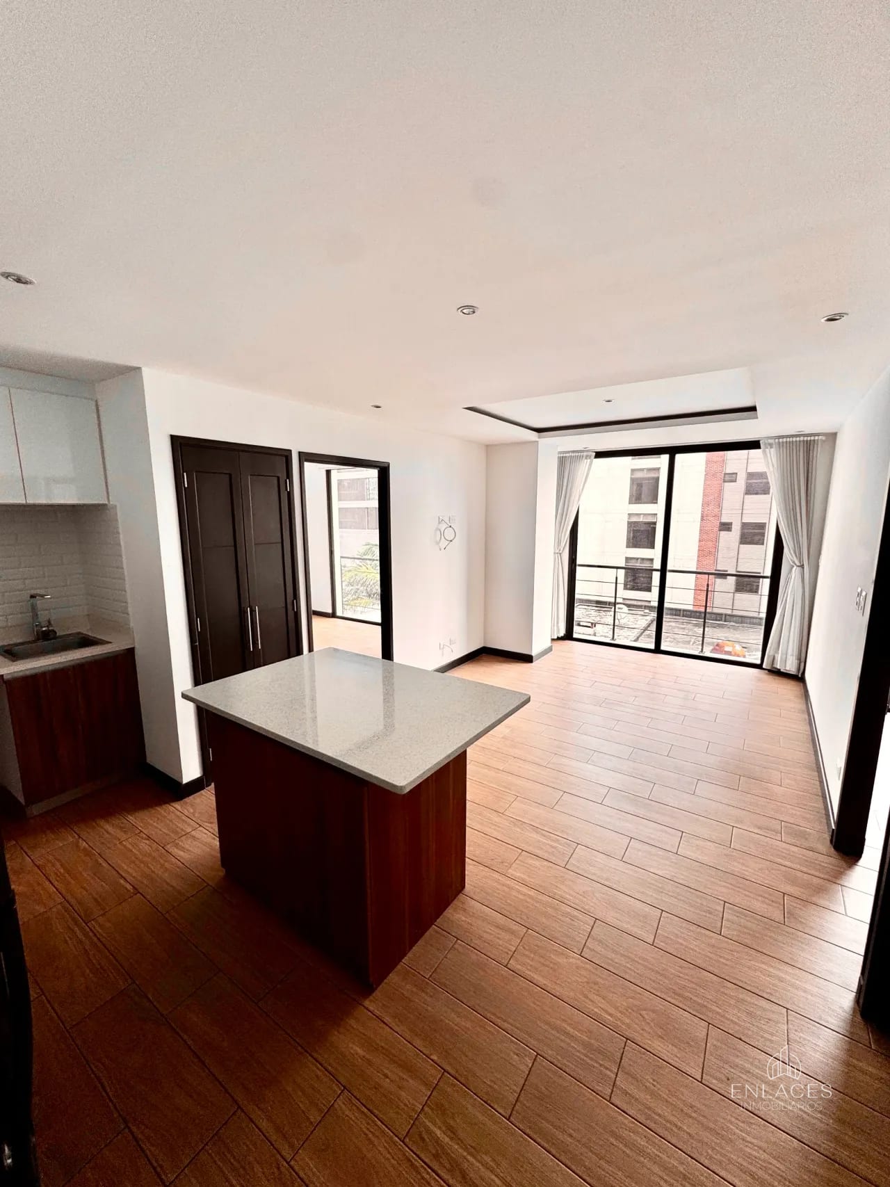 Zona 15 VH1 • Apartamento en Venta • Edificio Praga — Apartamento en Venta en Vista Hermosa I, Zona 15, Guatemala, Ciudad — foto 2 de 10