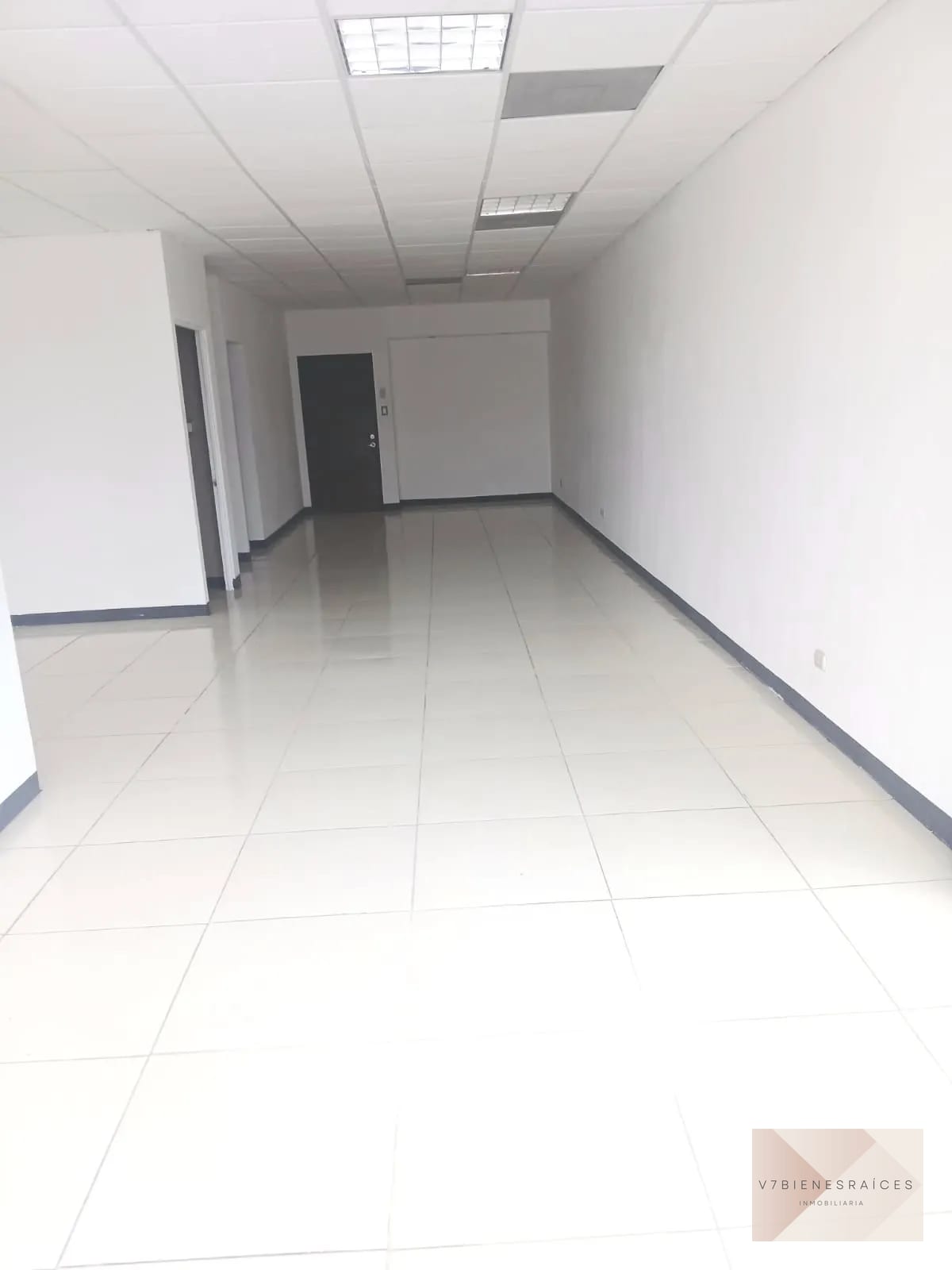 RENTO PRECIOSA OFICINA TABICADA — Oficina en Alquiler en Zona Pradera, Zona 10, Guatemala, Ciudad — foto 2 de 6