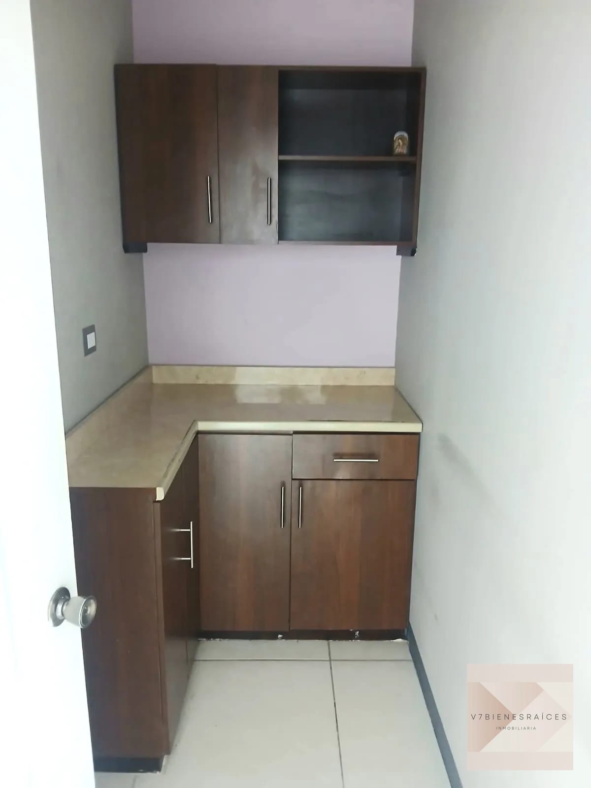 Rento Preciosa Oficina Tabicada — Oficina en Alquiler en Zona Pradera, Zona 10, Guatemala, Ciudad — foto 4 de 6
