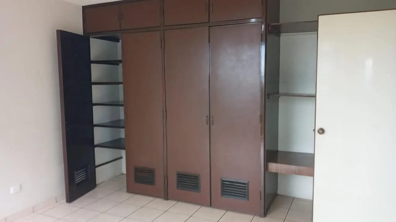 Zona 9 — Apartamento en Alquiler en Zona 9, Guatemala, Ciudad — foto 3 de 6