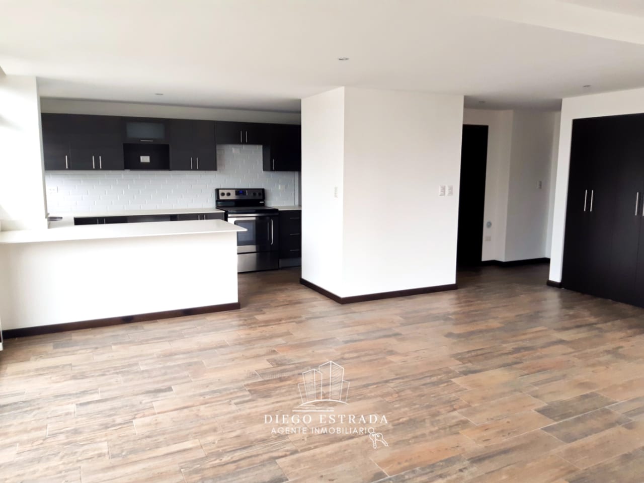 Zona 15, apartamento amplio — Apartamento en Alquiler en Nu, Zona 15, Guatemala, Ciudad — foto 3 de 11