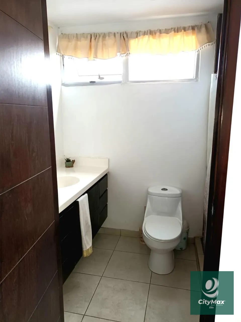 Apartamento en Vista Hermosa IV Edificio Caledonia. — Apartamento en Venta en Caledonia, Zona 16, Guatemala, Ciudad — foto 8 de 9