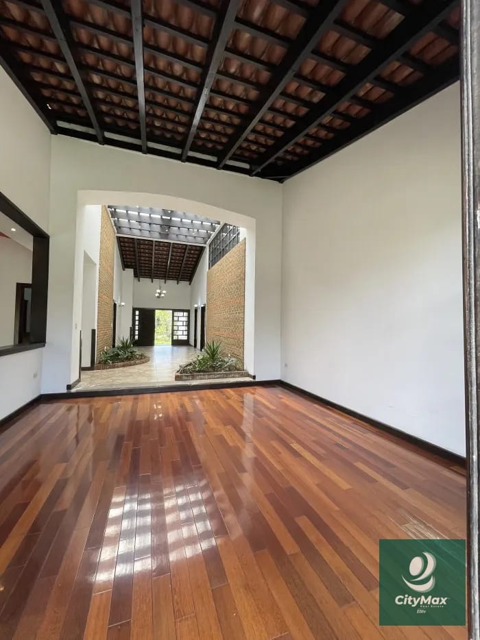 Casa de un nivel en Renta y Venta Km 18.5 CAES — Casa en Alquiler en Santa Catarina Pinula, Guatemala, Ciudad — foto 10 de 12