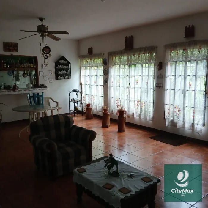 Casa en residencial Hacienda de Las Flores San Juan Sacatepequez — Casa en Venta en San Juan Sacatepéquez, Sacatepéquez — foto 2 de 7