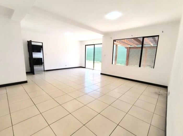 Venta de Casa en Condominio Terravista — Casa en Venta en Carretera a El Salvador, Guatemala, Ciudad — foto 2 de 9