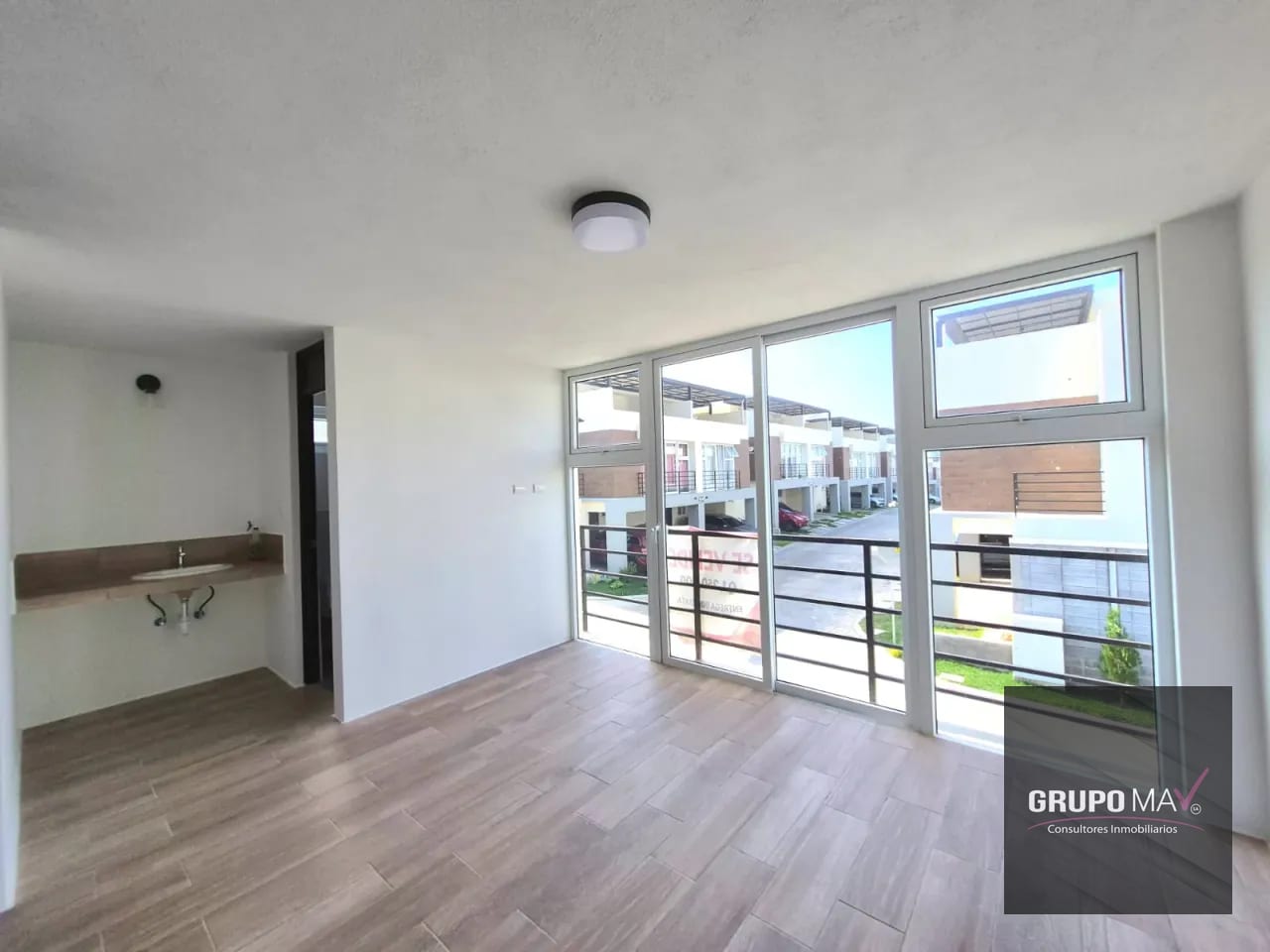 Casa Nueva dentro de Pinabetes Condominio Eucaliptos — Casa en Venta en San José Pinula, Guatemala, Ciudad — foto 7 de 10